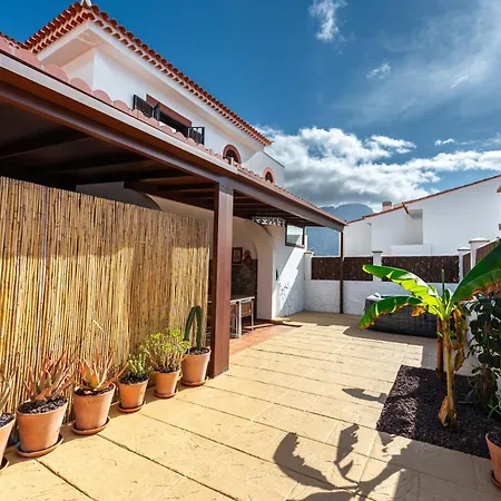 Villa Wonderful With Seaview And Jacuzzi