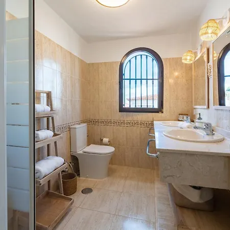 Wonderful With Seaview And Jacuzzi